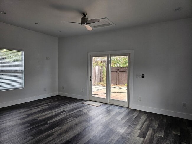 Building Photo - Sunny and Bright Newly Constructed 3-bedroom Home