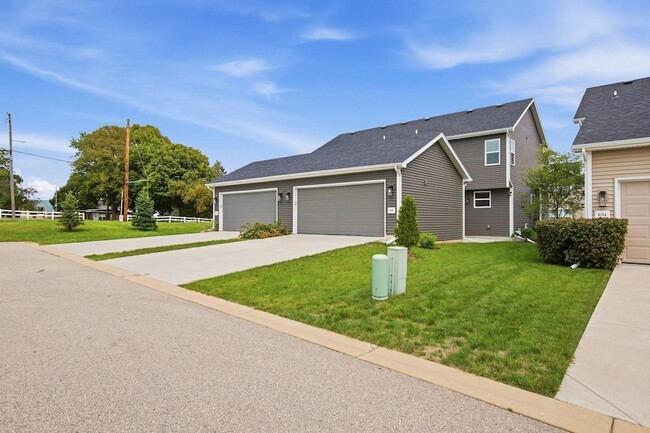 Building Photo - 6158 Driscoll Dr