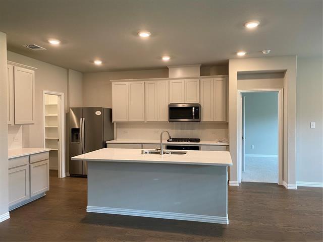 Building Photo - 5116 Shady River Dr