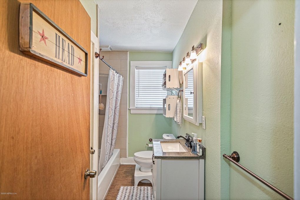 Bathroom - 809 Acosta Street