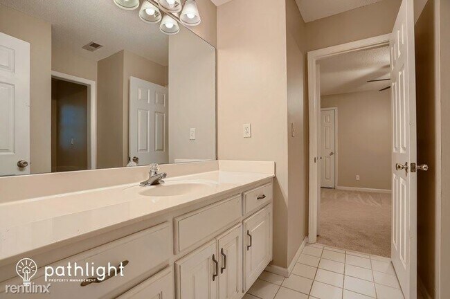 Building Photo - 3125 Harold Way SW UNIT