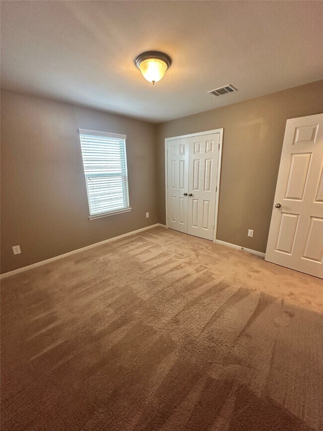 Building Photo - 6042 Wesley Manor Ct
