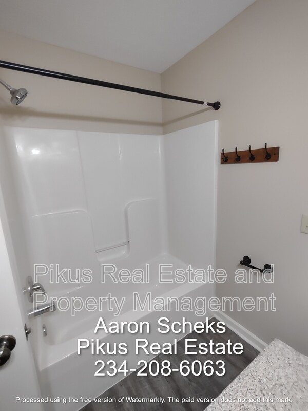 Building Photo - 4987 Shawn Cir NW