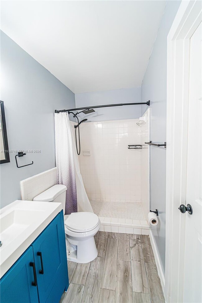 Building Photo - 8107 NW 74th Ave