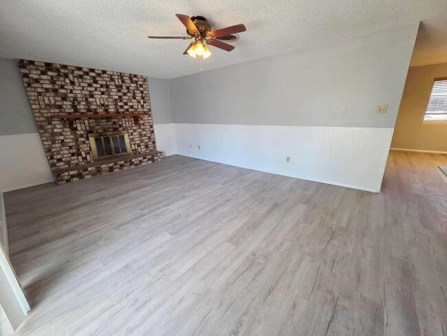 Building Photo - Very well maintained home