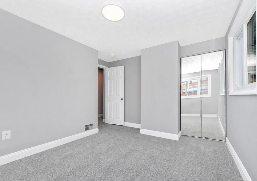 Building Photo - 2100 Ashburton St