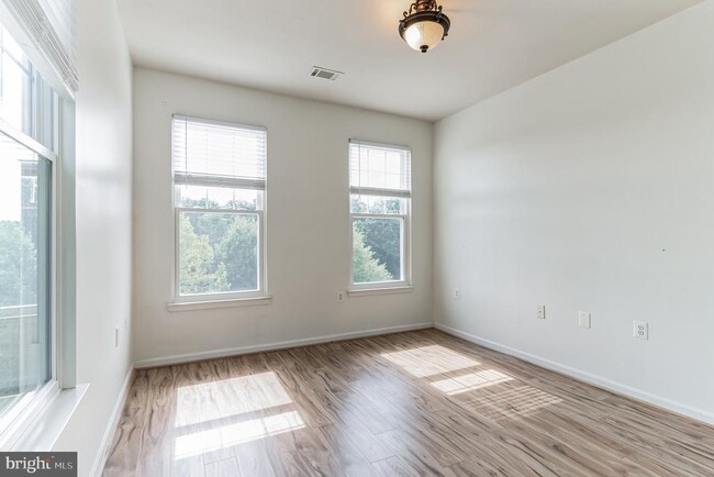 Building Photo - 11343 Aristotle Dr