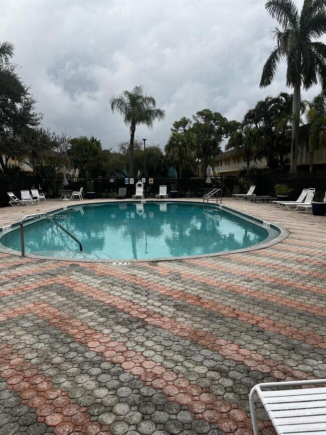 Building Photo - 5162 NE 6th Ave