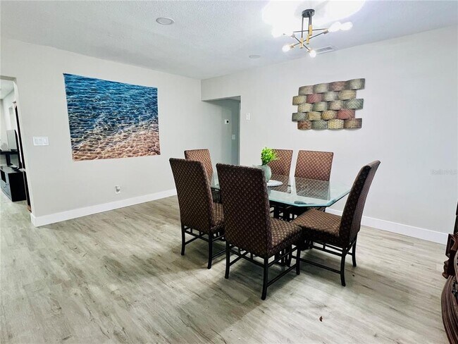 Building Photo - 10341 Kumquat Ln