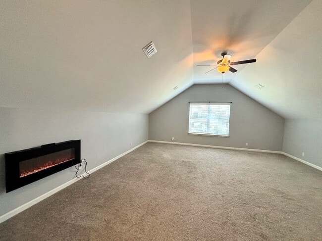 Building Photo - 2431 Hollis Dr