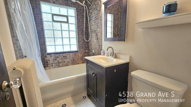 Building Photo - 4538 Grand Ave S