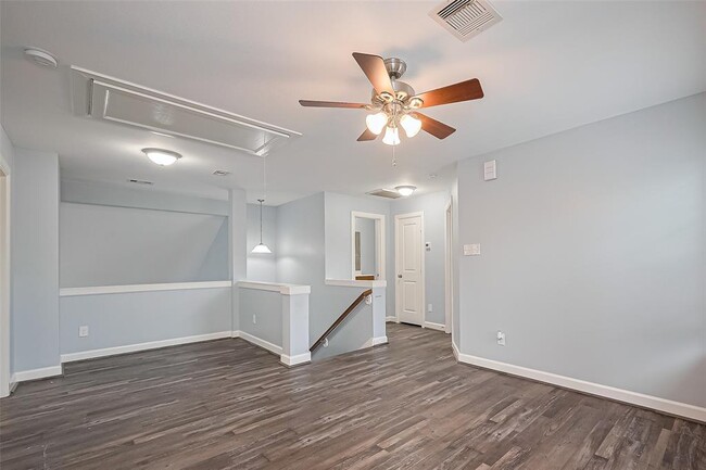 Building Photo - 1730 Macclesby Ln