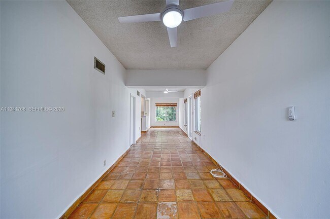 Building Photo - 104 Santander Ave