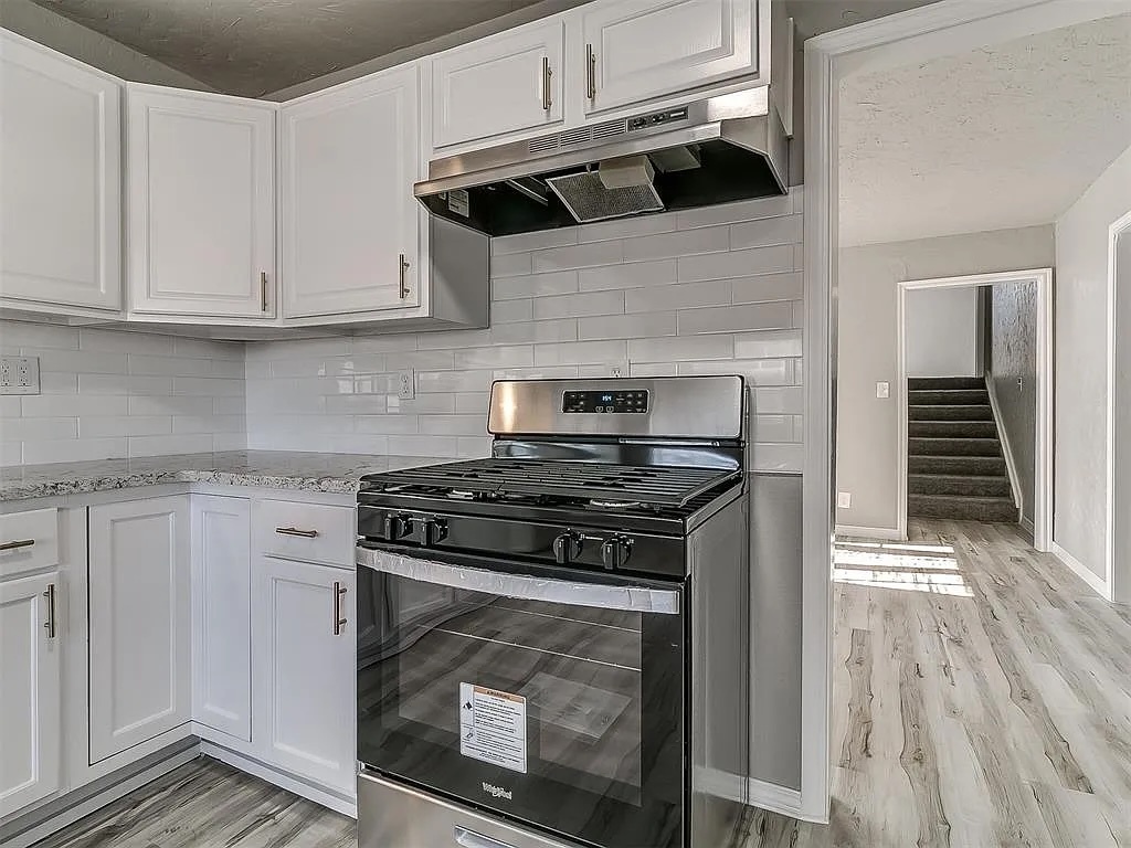 Kitchen - 2200 NW 33rd St