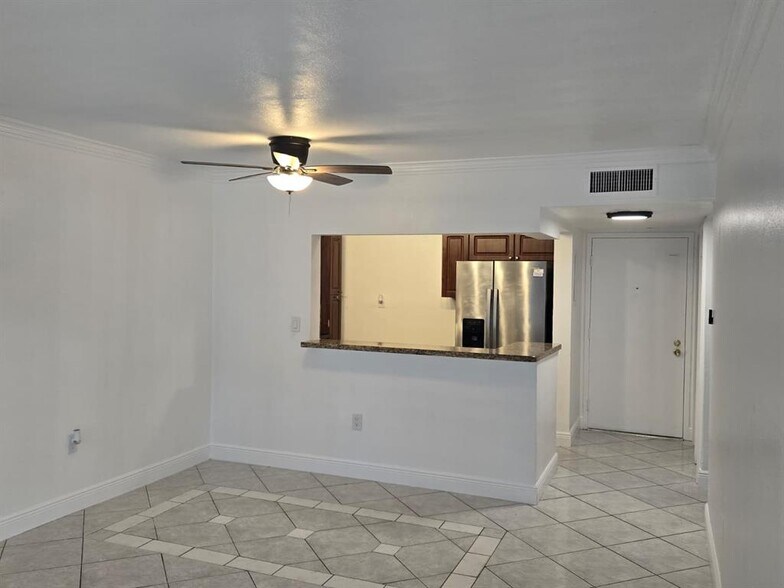 Building Photo - 4374 NW 9th Ave