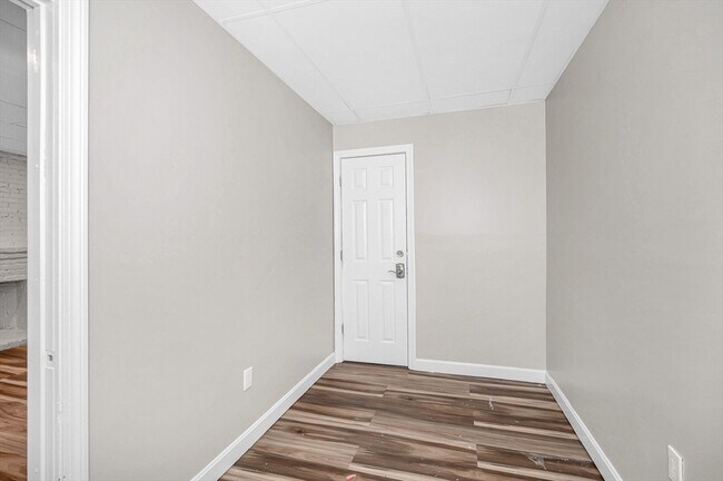 Building Photo - 114 Appleton St