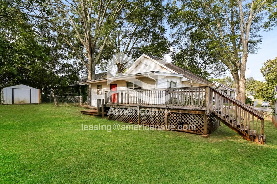 Building Photo - 213 S 7th St