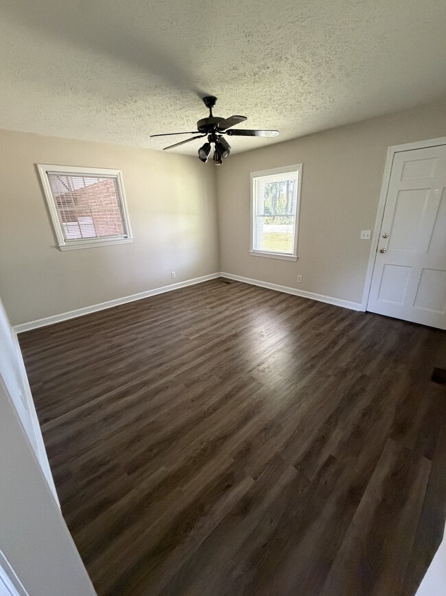 Building Photo - 1408 Old Ebenezer Rd