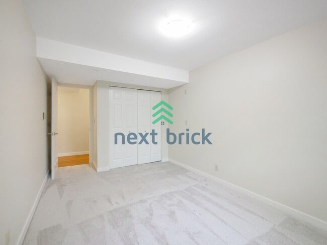 Building Photo - 3 Bed and 3 Bath Plus Office Private Single-family Home is Available for Rent!