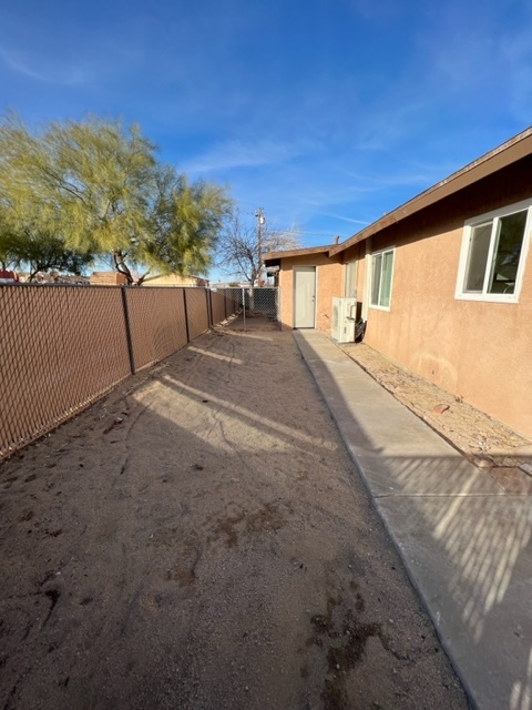 Building Photo - 74052 Pinon Dr