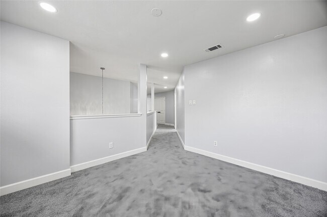 Building Photo - 21510 Broadstone Dr