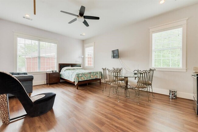 Building Photo - 14103 Heatherhill Pl