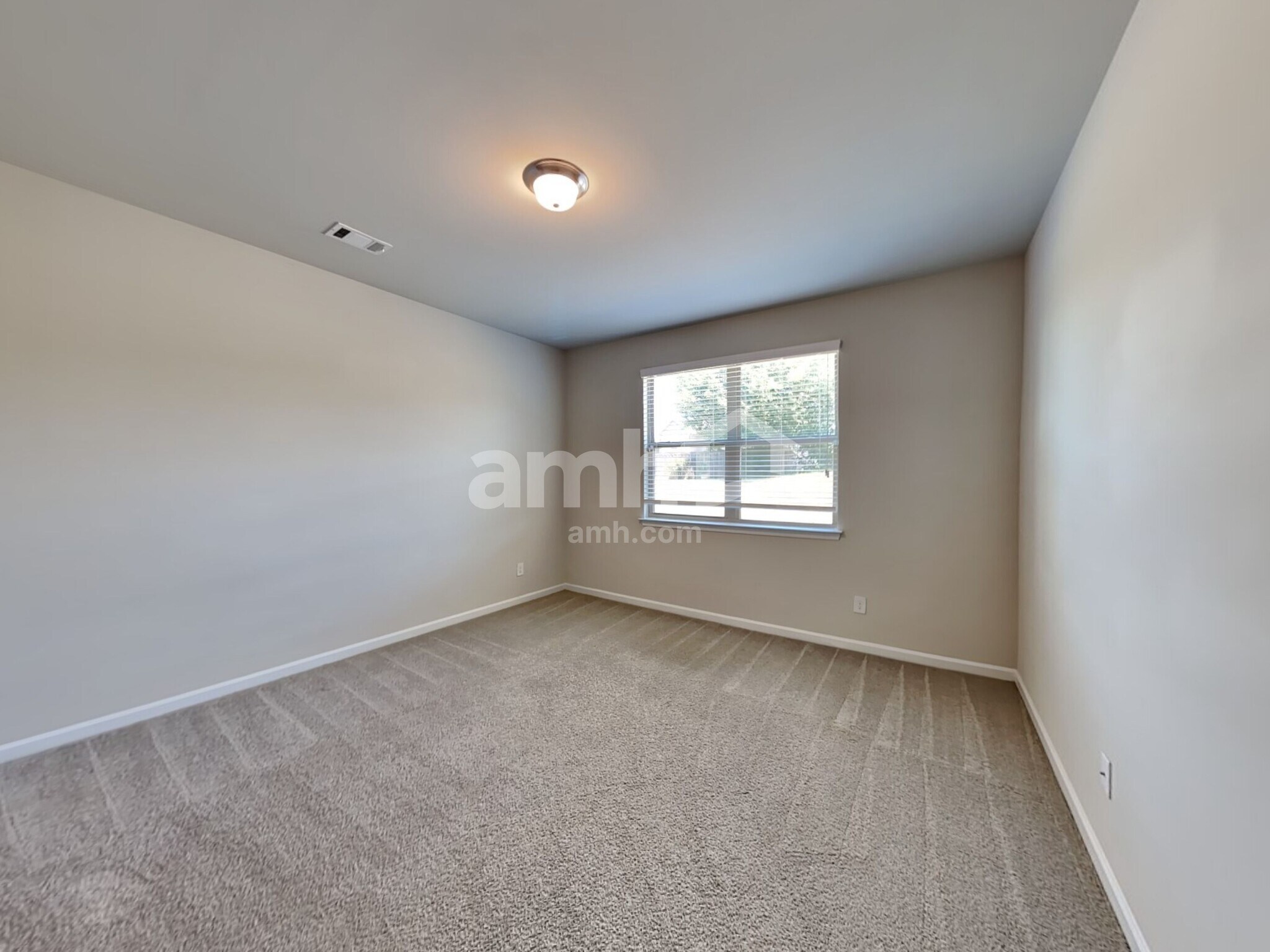 Building Photo - 335 Hinton Chase Pky