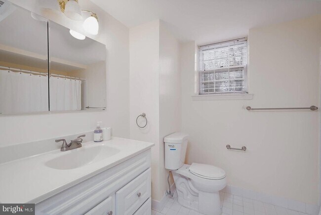 Building Photo - 3630 39th St NW