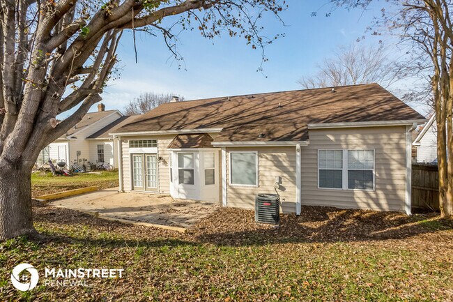 Building Photo - 1726 Gordon Walters Dr