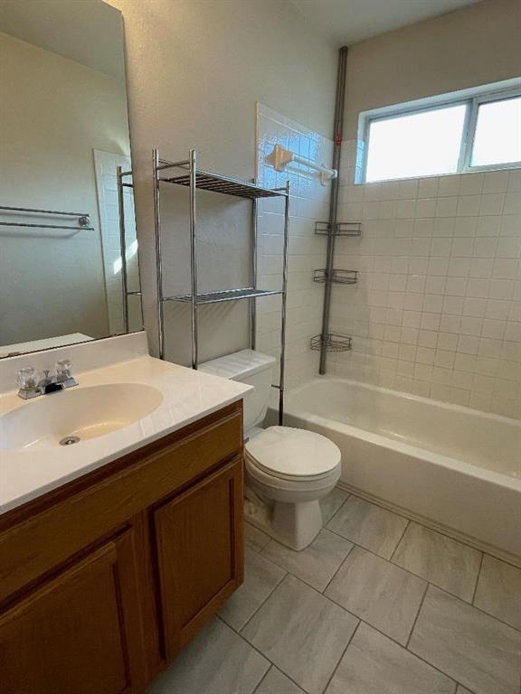 Building Photo - 2505 Winslow Dr