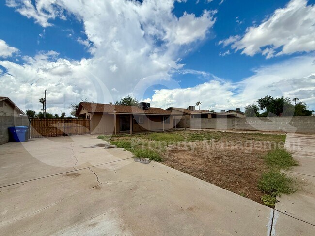 Building Photo - 329 N 69th Ave
