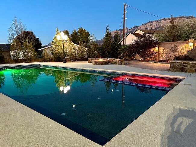 Building Photo - Move in Special Luxury 4 bedroom 4.5 bathr...