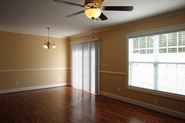 Building Photo - 120 Chandler Dr