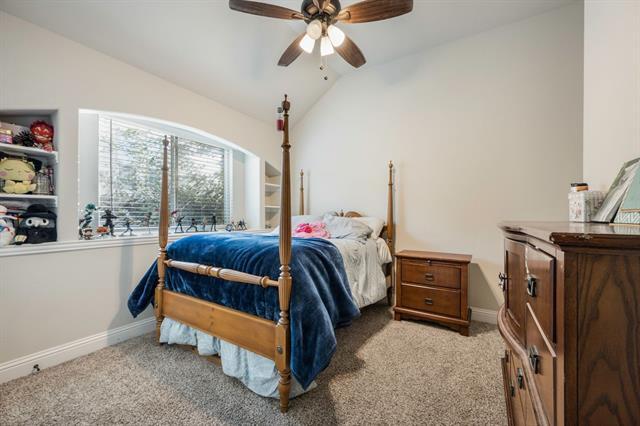 Building Photo - 335 Bluewood Dr