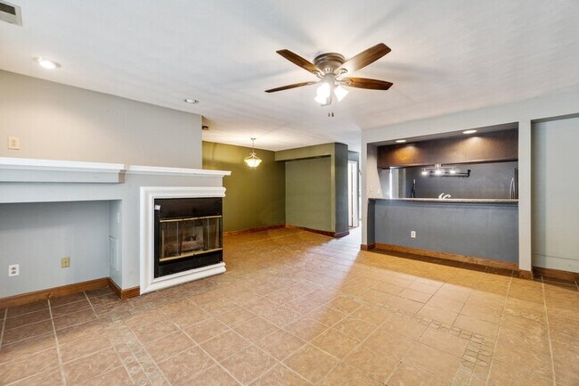 Building Photo - 1864 Abbotsbury Way