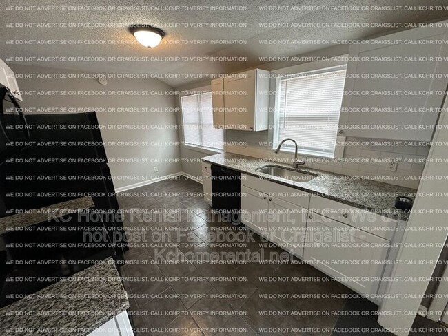 Building Photo - 3416 S Overton Ave