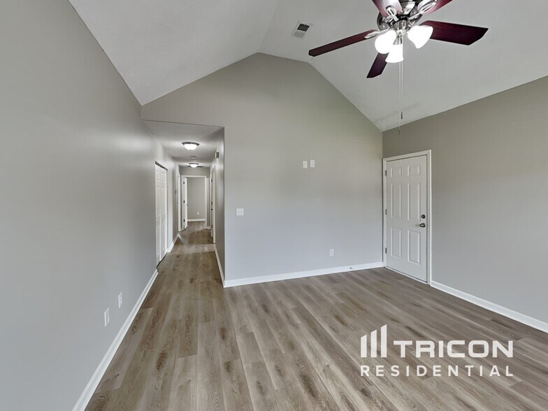 Building Photo - 474 Albion Way