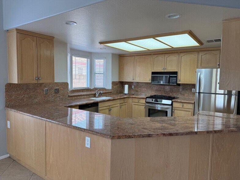 Building Photo - 2981 Peach Tree St