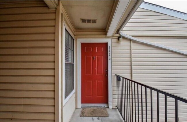 Building Photo - 2750 Holly Hall St