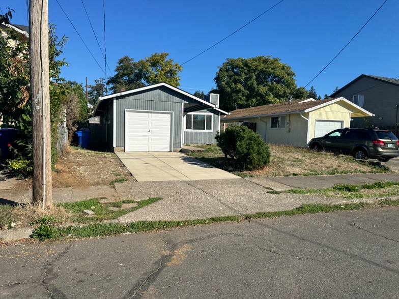 Building Photo - 7109 SE Martins St