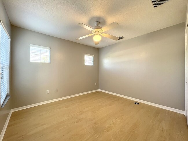 Building Photo - Clubside Pointe