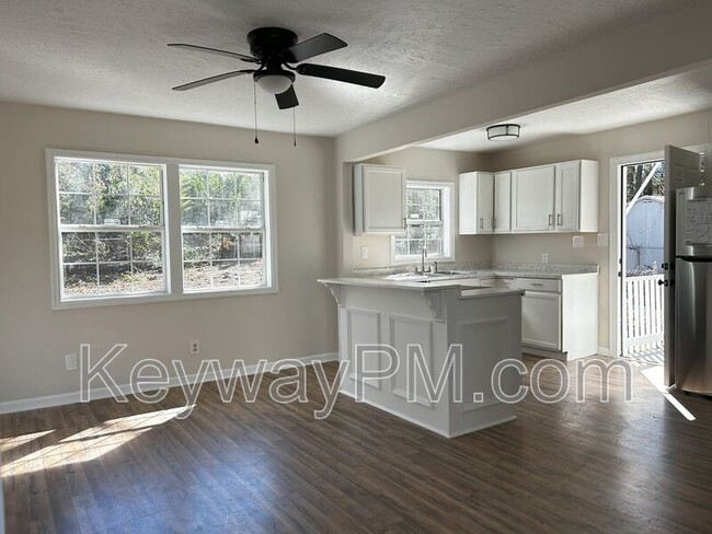 Building Photo - 2920 Shelby Dr