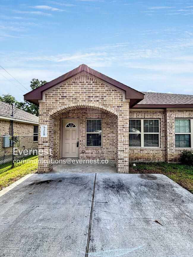 Primary Photo - 9306 Bean St