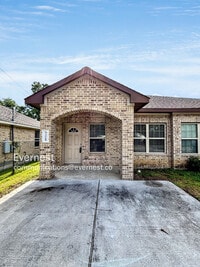 Building Photo - 9306 Bean St