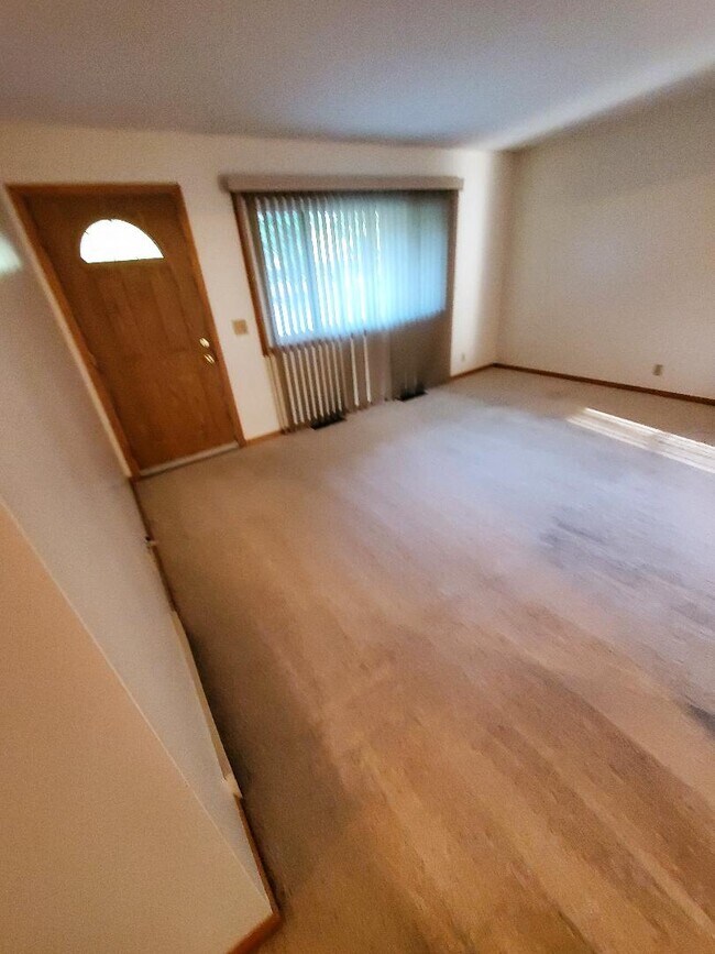 Building Photo - 6814 Ravenwood Ave NW