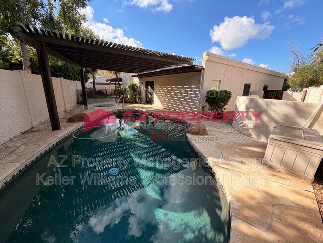 Building Photo - 12817 N 1st St