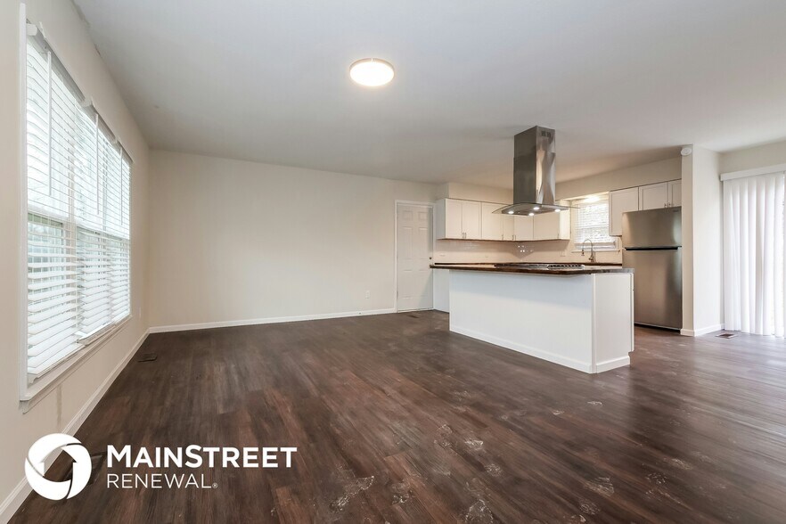 Building Photo - 17243 Chestnut Dr