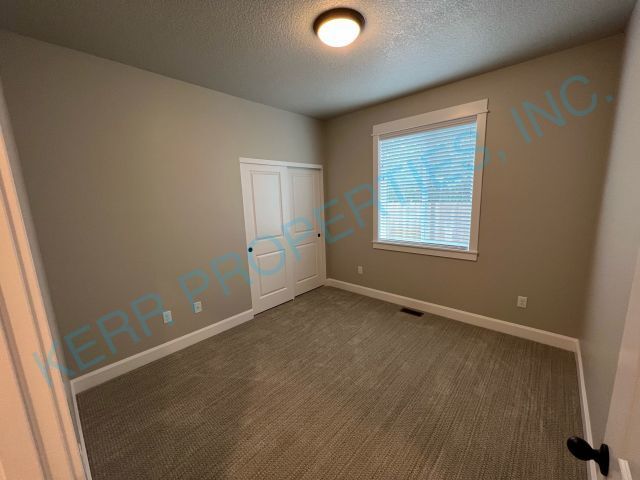 Building Photo - Charming 4-Bedroom Home with 2 Full Baths in the Heart of Oak Grove – 1709 Sq Ft of Comfort!