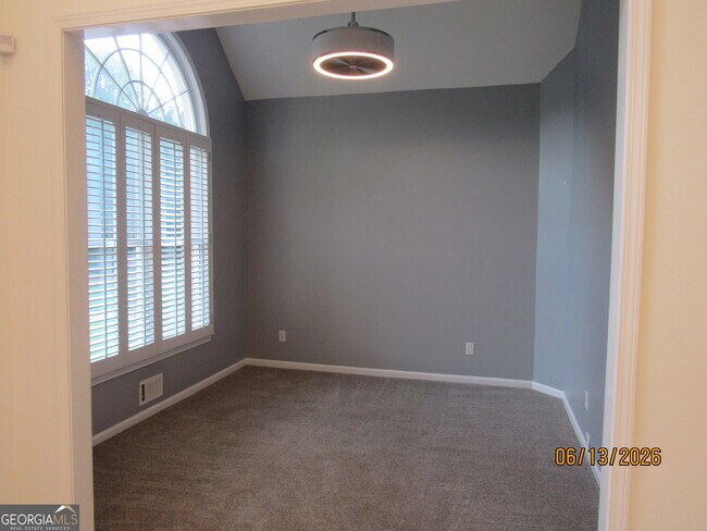 Building Photo - 115 Sutton Ct