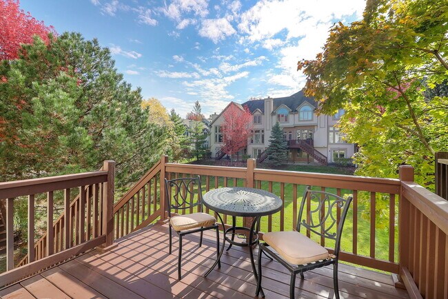 Building Photo - 961 W Spencer Ct